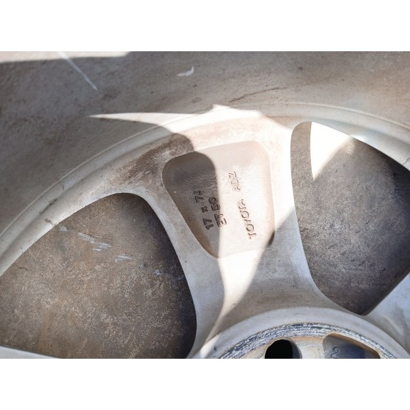 Recambio de llanta para toyota auris (_e15_) 1.8 hybrid (zwe150_) referencia OEM IAM 4261102E00  