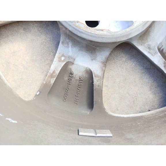 Recambio de llanta para toyota auris (_e15_) 1.8 hybrid (zwe150_) referencia OEM IAM 4261102E00  