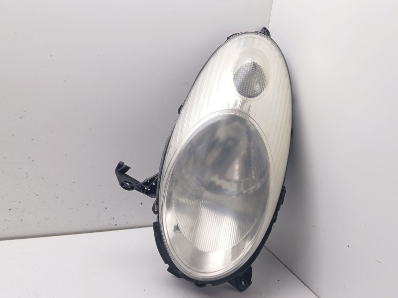Recambio de faro derecho para nissan micra iii (k12) 1.5 dci referencia OEM IAM 26010AX700 89007102 