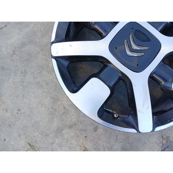 Recambio de llanta para citroën c4 cactus 1.2 thp 110 referencia OEM IAM 9800494077  