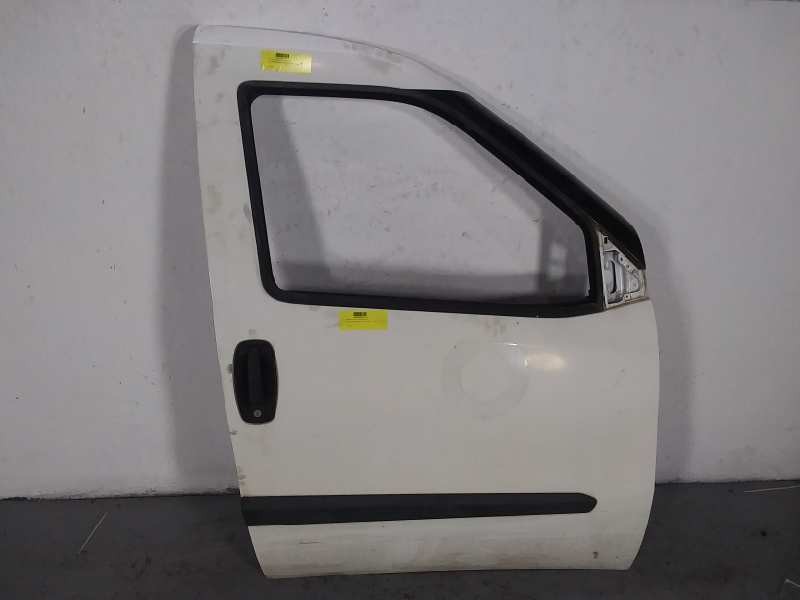 Recambio de puerta delantera derecha para fiat doblo cargo 1.3 16v jtd cat referencia OEM IAM  BLANCA 
