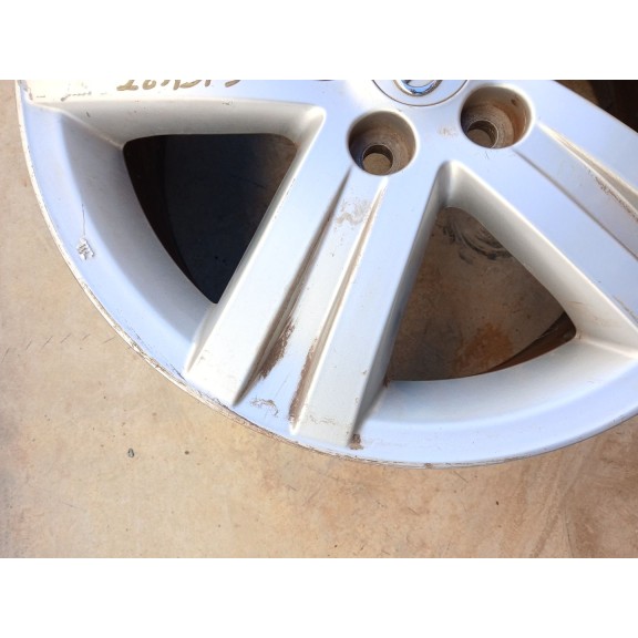 Recambio de llanta para toyota auris sport referencia OEM IAM HL42813  