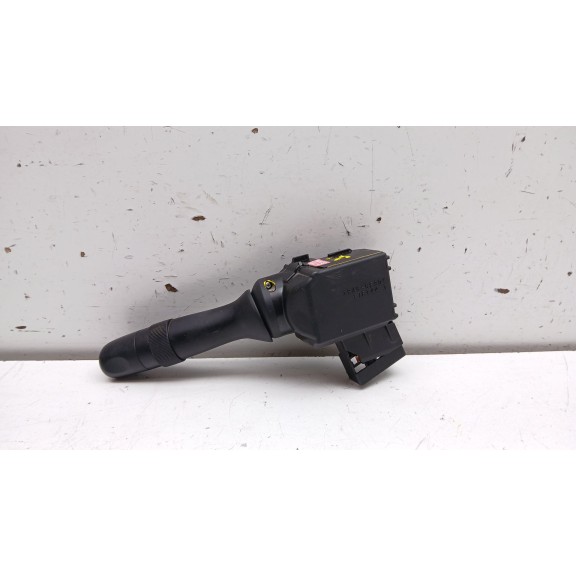 Recambio de mando luces para toyota yaris hybrid active referencia OEM IAM 0d19017f936  