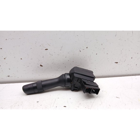 Recambio de mando luces para toyota yaris hybrid active referencia OEM IAM 0d19017f936  