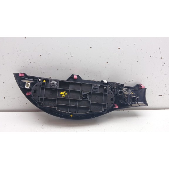 Recambio de mando climatizador para toyota yaris hybrid active referencia OEM IAM 75f206 559000d800 