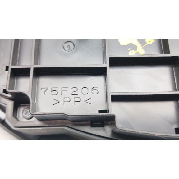 Recambio de mando climatizador para toyota yaris hybrid active referencia OEM IAM 75f206 559000d800 