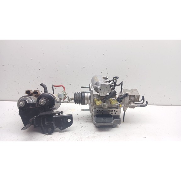 Recambio de abs para toyota yaris hybrid active referencia OEM IAM 4727047030  