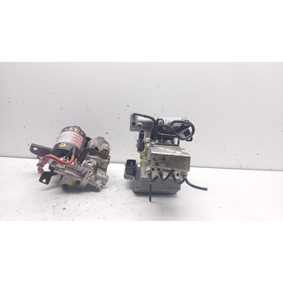 Recambio de abs para toyota yaris hybrid active referencia OEM IAM 4727047030  