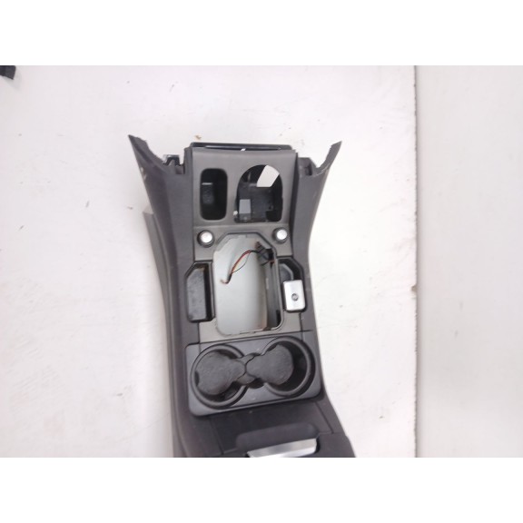 Recambio de apoyabrazos central para land rover discovery iv (l319) 3.0 td 4x4 referencia OEM IAM FJT500031  