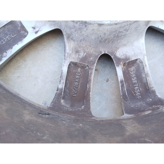 Recambio de llanta para mazda 3 sedán (bm_, bn_) 2.2 d referencia OEM IAM 9965E76560.  