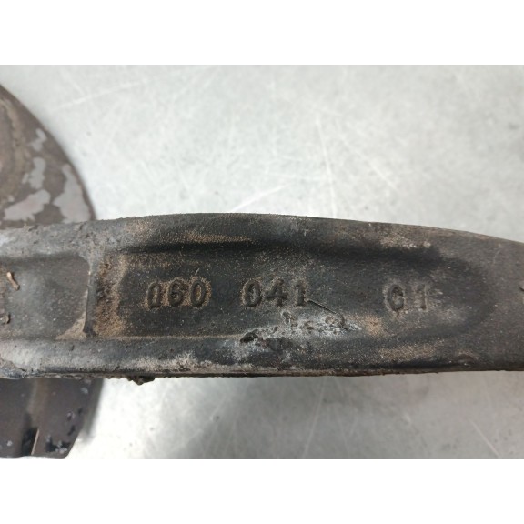 Recambio de mangueta delantera derecha para mercedes-benz clase m (w164) 4.0 cdi referencia OEM IAM 060041C1  