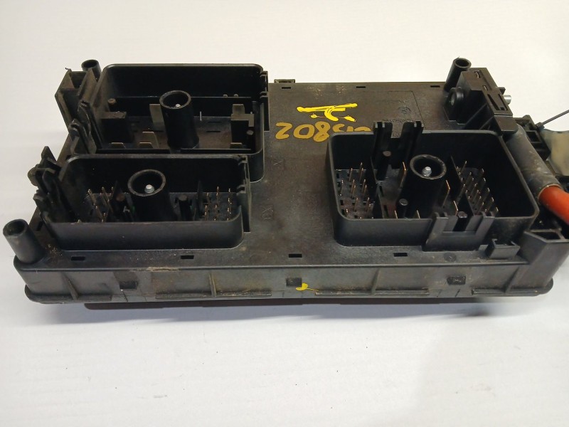 Recambio de caja reles / fusibles para chevrolet cruze station wagon lt+ referencia OEM IAM 13255300  