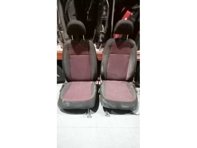 Recambio de juego asientos completo para volkswagen beetle 1.6 tdi dpf referencia OEM IAM  3P CON AIRBAG