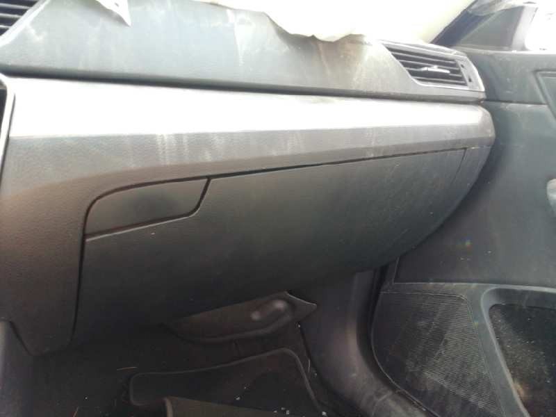 Recambio de guantera para skoda superb (3v3) ambition referencia OEM IAM 020032115  