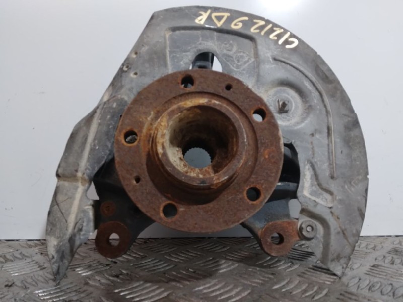 Recambio de mangueta delantera derecha para peugeot rifter active nav+ standard referencia OEM IAM 9815183580  