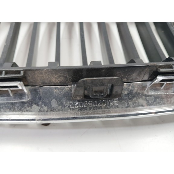 Recambio de rejilla delantera para bmw 1 (f20) 118 d referencia OEM IAM BM07089022A  