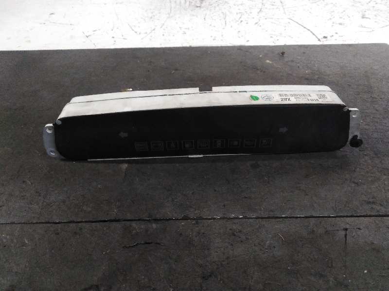 Recambio de display para ssangyong rodius xdi premium referencia OEM IAM 8025021311  8025021311