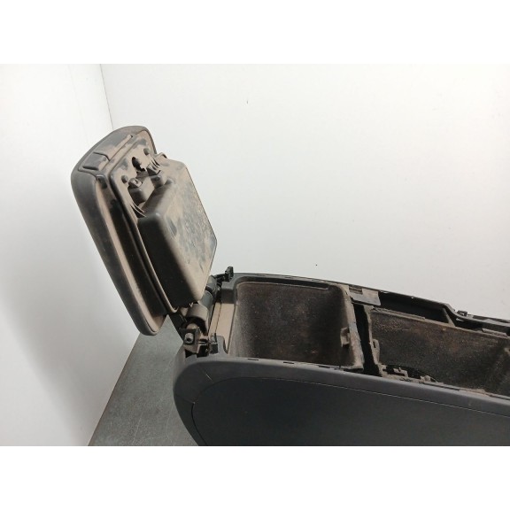 Recambio de apoyabrazos central para volvo c30 1.6 d referencia OEM IAM 30755375  