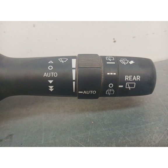 Recambio de mando limpia para lexus ct 200h referencia OEM IAM 4819017f462  