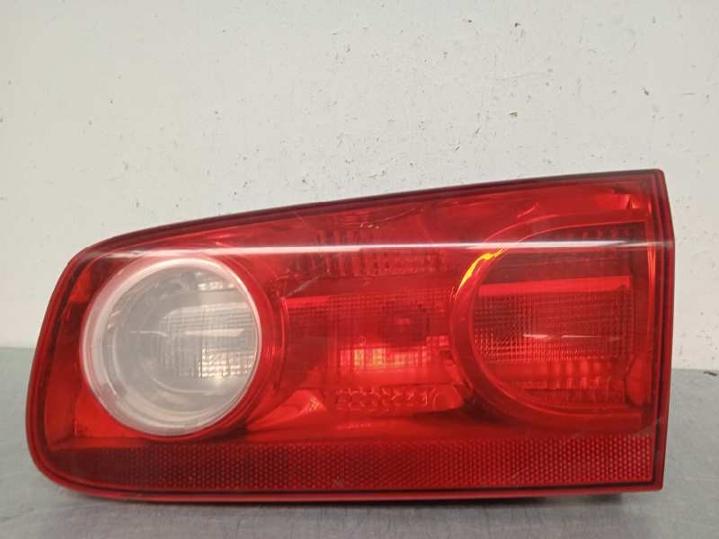 Recambio de piloto trasero derecho interior para renault laguna ii (bg0) dynamique referencia OEM IAM 8200262111 2ª 