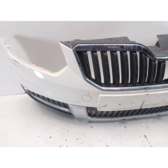 Recambio de paragolpes delantero para skoda yeti (5l) 2.0 tdi referencia OEM IAM 5L0807221F  