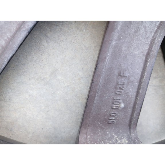 Recambio de llanta para skoda yeti (5l) 2.0 tdi referencia OEM IAM 5L0601025F X1 17 PULGADAS