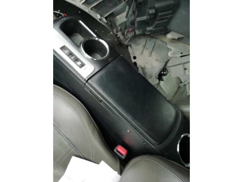 Recambio de apoyabrazos central para toyota prius+ advance referencia OEM IAM   