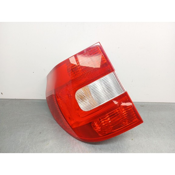 Recambio de piloto trasero izquierdo para skoda yeti (5l) 2.0 tdi referencia OEM IAM 5L0945111B 5l0945257 