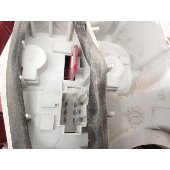 Recambio de piloto trasero izquierdo para skoda yeti (5l) 2.0 tdi referencia OEM IAM 5L0945111B 5l0945257 