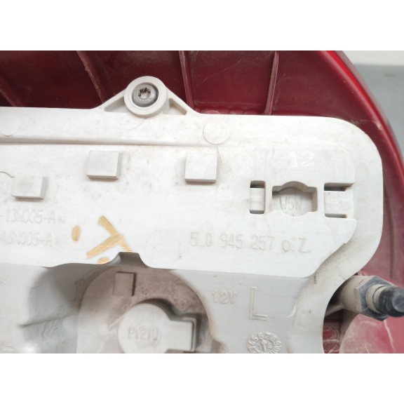 Recambio de piloto trasero izquierdo para skoda yeti (5l) 2.0 tdi referencia OEM IAM 5L0945111B 5l0945257 