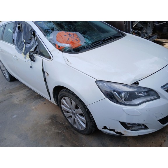 opel astra j sports tourer (p10) del año 2012