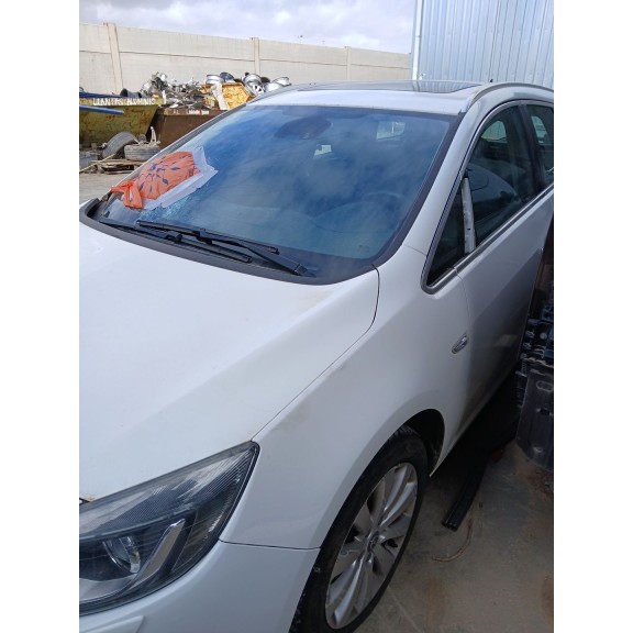 opel astra j sports tourer (p10) del año 2012