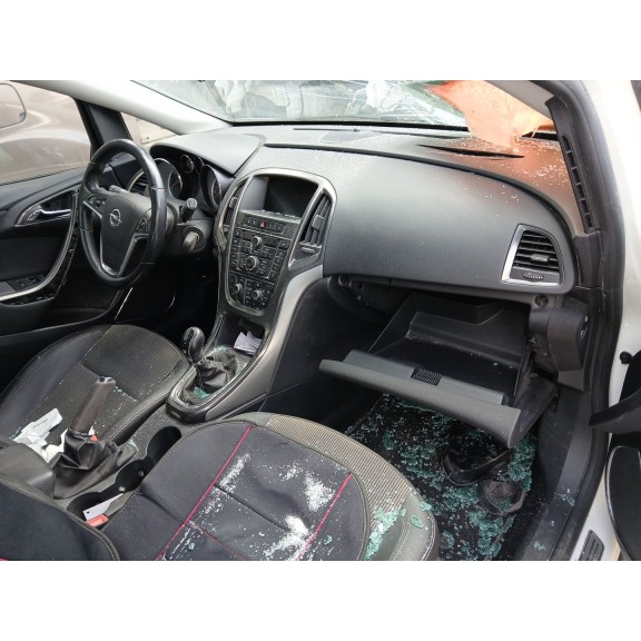 opel astra j sports tourer (p10) del año 2012