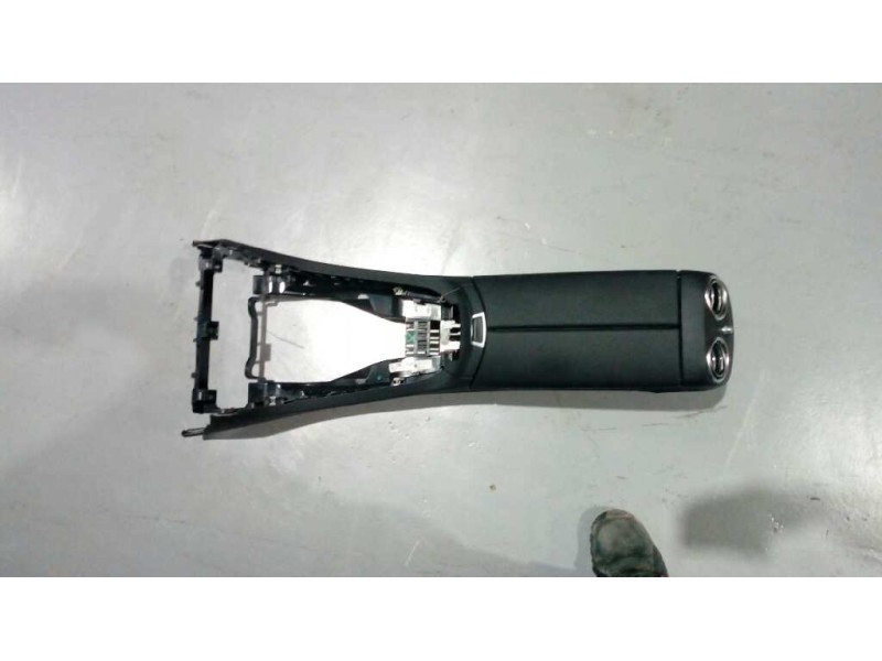 Recambio de consola central para mercedes-benz clase e lim. (w213) e 220 d (213.004) referencia OEM IAM A105852206C APOYABRAZOS 