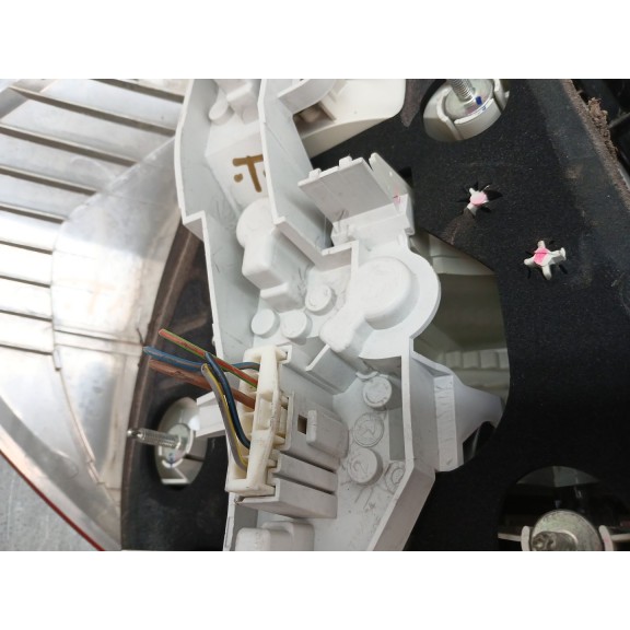 Recambio de piloto trasero derecho para bmw 1 (e81) 116 d referencia OEM IAM 63216924502  