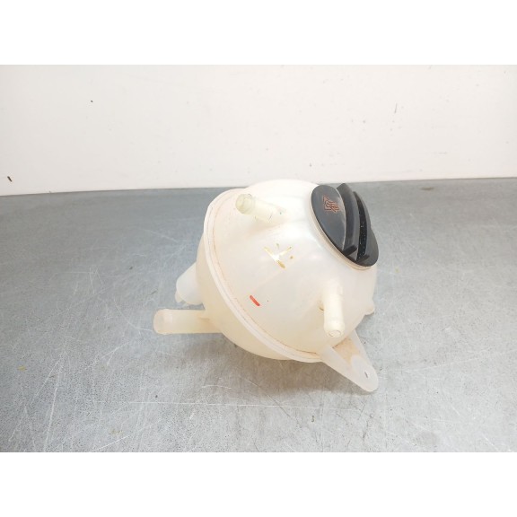 Recambio de botella de expansion para omoda 5 referencia OEM IAM t211311110  