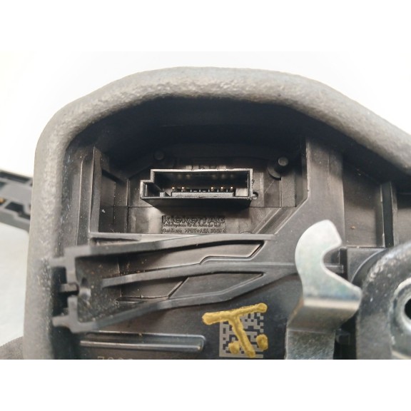 Recambio de cerradura puerta delantera derecha para bmw 1 (e81) 116 d referencia OEM IAM 51217202146 / 51247840617 7229458 