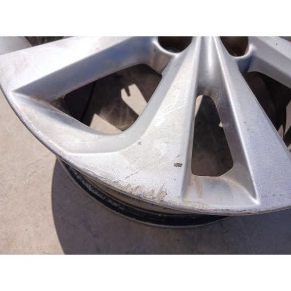 Recambio de llanta para toyota auris touring sports (e18) hybrid active referencia OEM IAM   