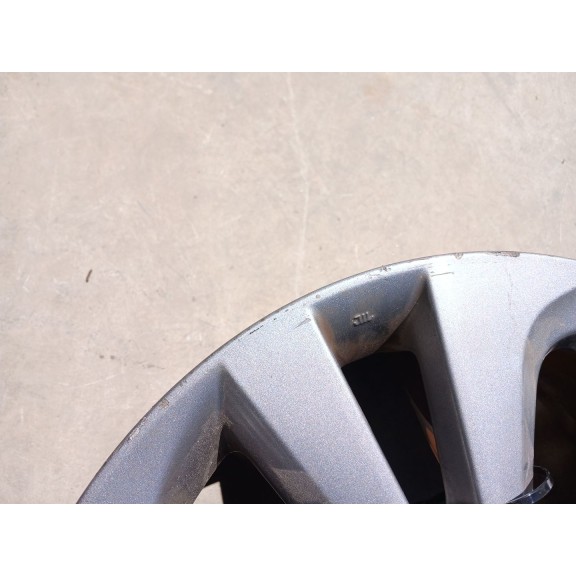 Recambio de llanta para toyota auris touring sports (e18) hybrid active referencia OEM IAM   