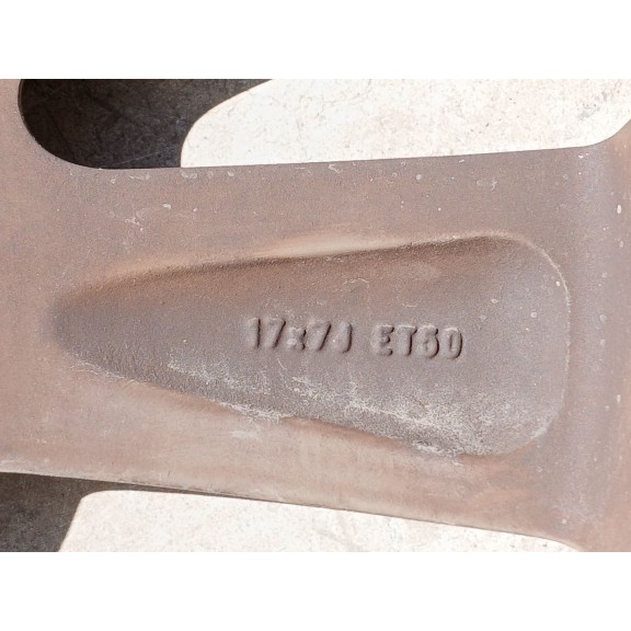 Recambio de llanta para toyota auris touring sports (e18) hybrid active referencia OEM IAM   