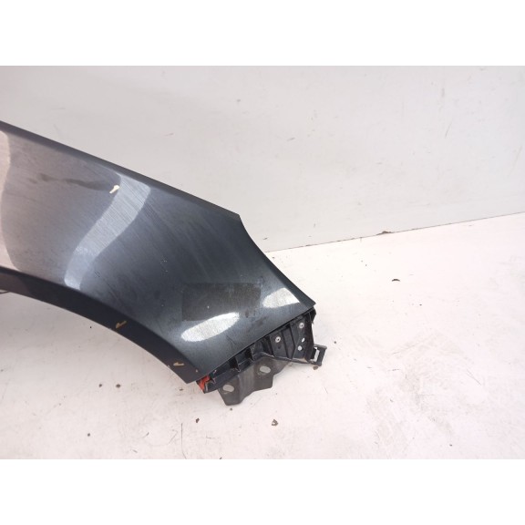 Recambio de aleta delantera derecha para opel insignia a (g09) 1.6 cdti (68) referencia OEM IAM 13277521  