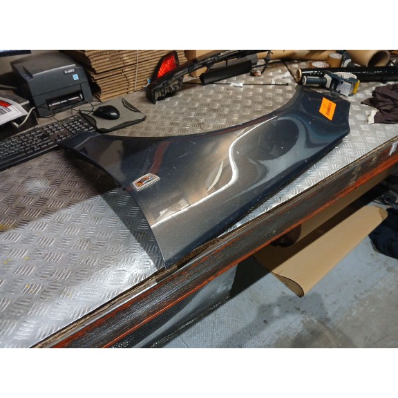 Recambio de aleta delantera derecha para opel insignia a (g09) 1.6 cdti (68) referencia OEM IAM 13277521  