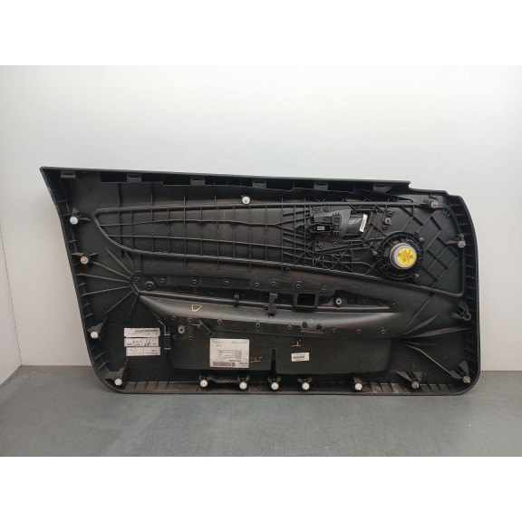 Recambio de guarnecido puerta delantera derecha para bmw 1 (e81) 116 d referencia OEM IAM 9277930 10628510 