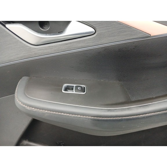 Recambio de guarnecido puerta delantera derecha para omoda 5 referencia OEM IAM 403005149aa  