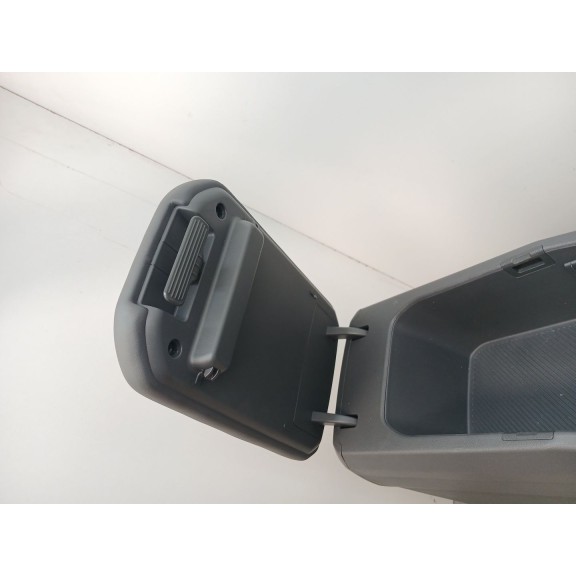 Recambio de apoyabrazos central para kia ev3 referencia OEM IAM   