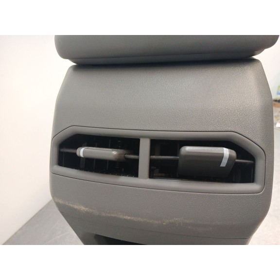 Recambio de apoyabrazos central para kia ev3 referencia OEM IAM   