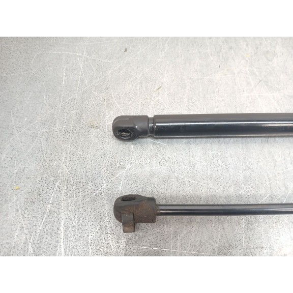 Recambio de amortiguadores capo para omoda 5 referencia OEM IAM 554001727aa  