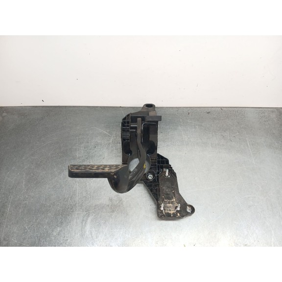 Recambio de pedal freno para omoda 5 referencia OEM IAM 204000920aa  
