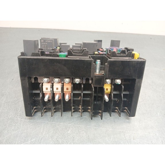 Recambio de caja reles / fusibles para omoda 5 referencia OEM IAM 807000525aa  