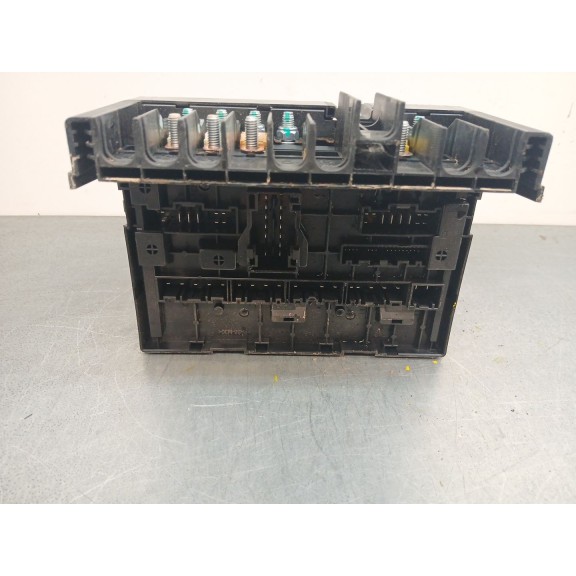 Recambio de caja reles / fusibles para omoda 5 referencia OEM IAM 807000525aa  